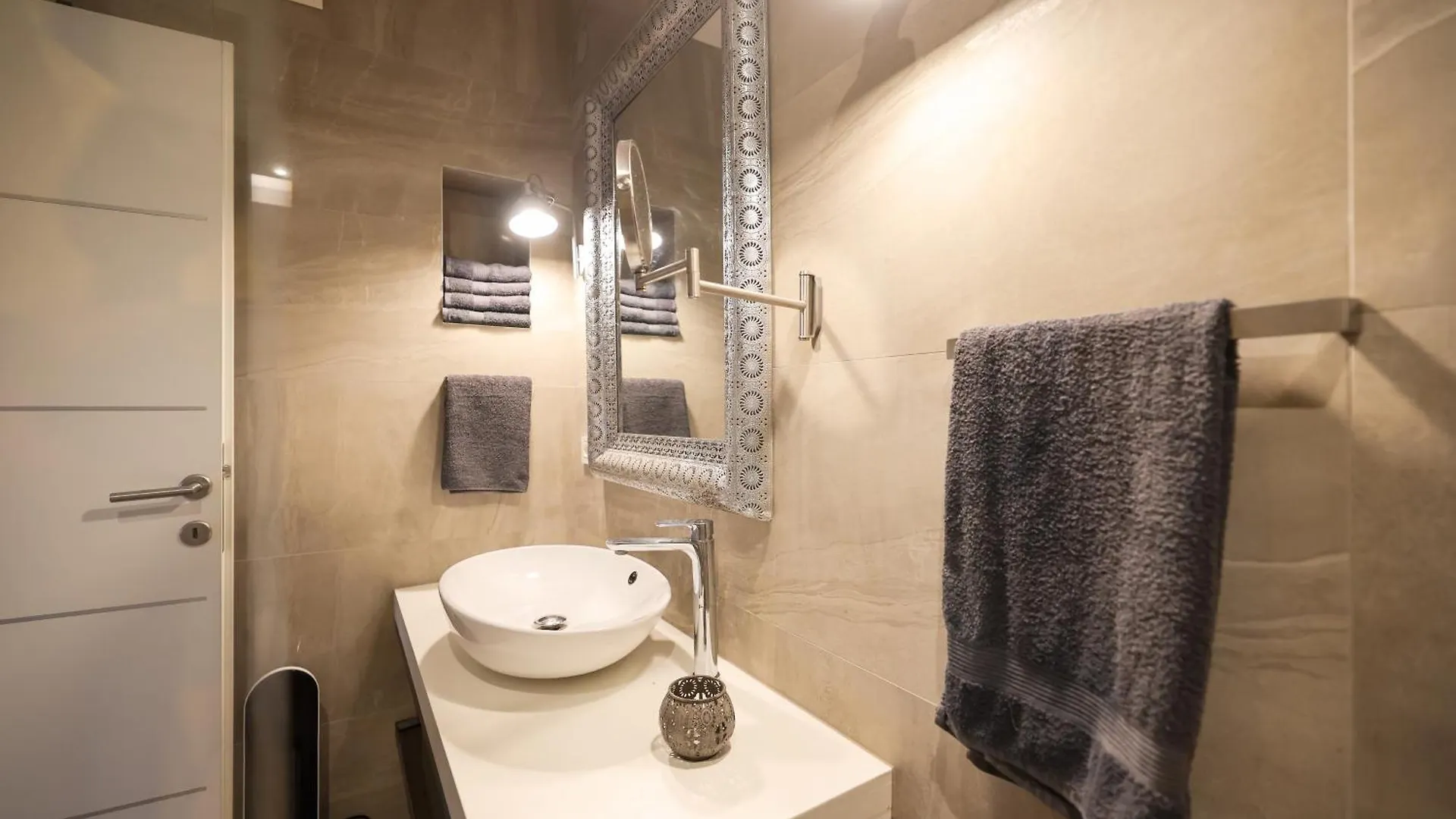 Apartment Villa Pelleloni Zdrelac